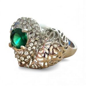 Emerald Green Crystal Silver Heart Filigree Ring